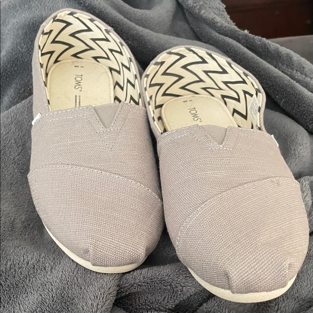 TOMS Women's slip ons